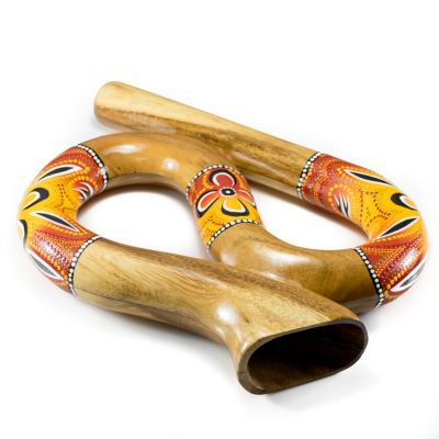 Cestovní didgeridoo esovitého tvaru v červeno-žlutém provedení