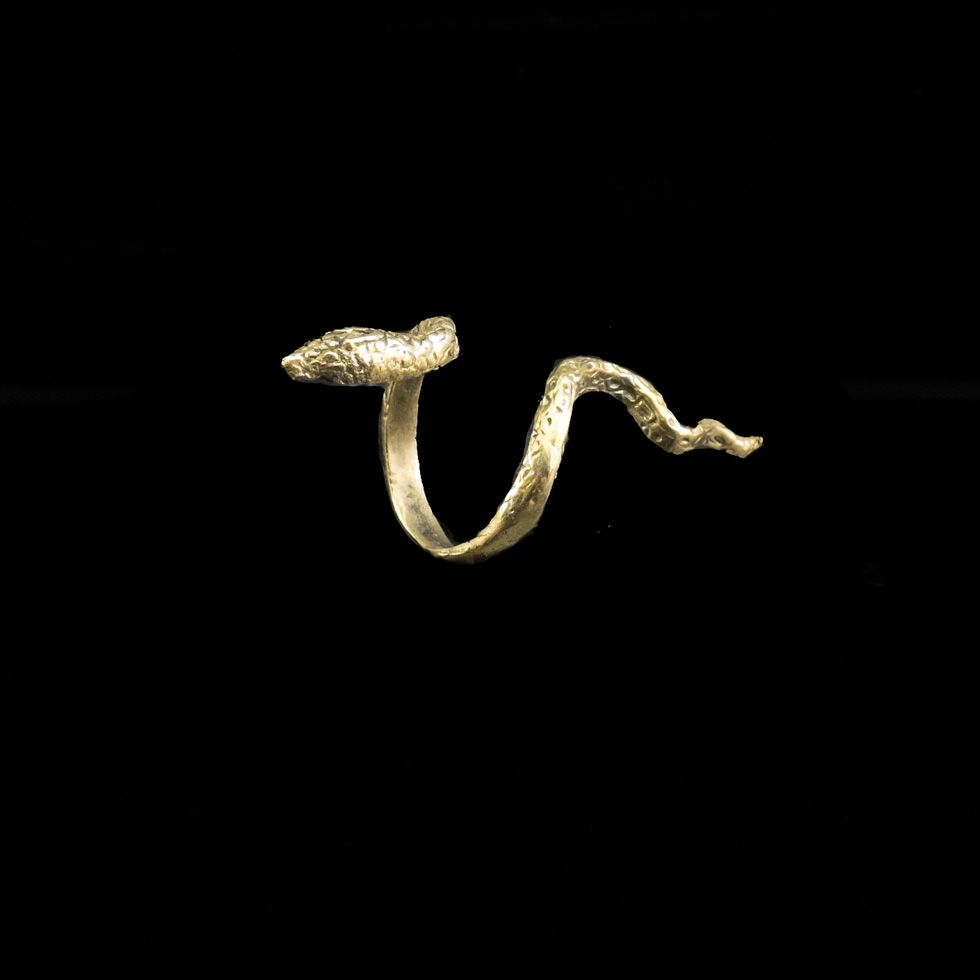 Mosazný prsten Cobra India