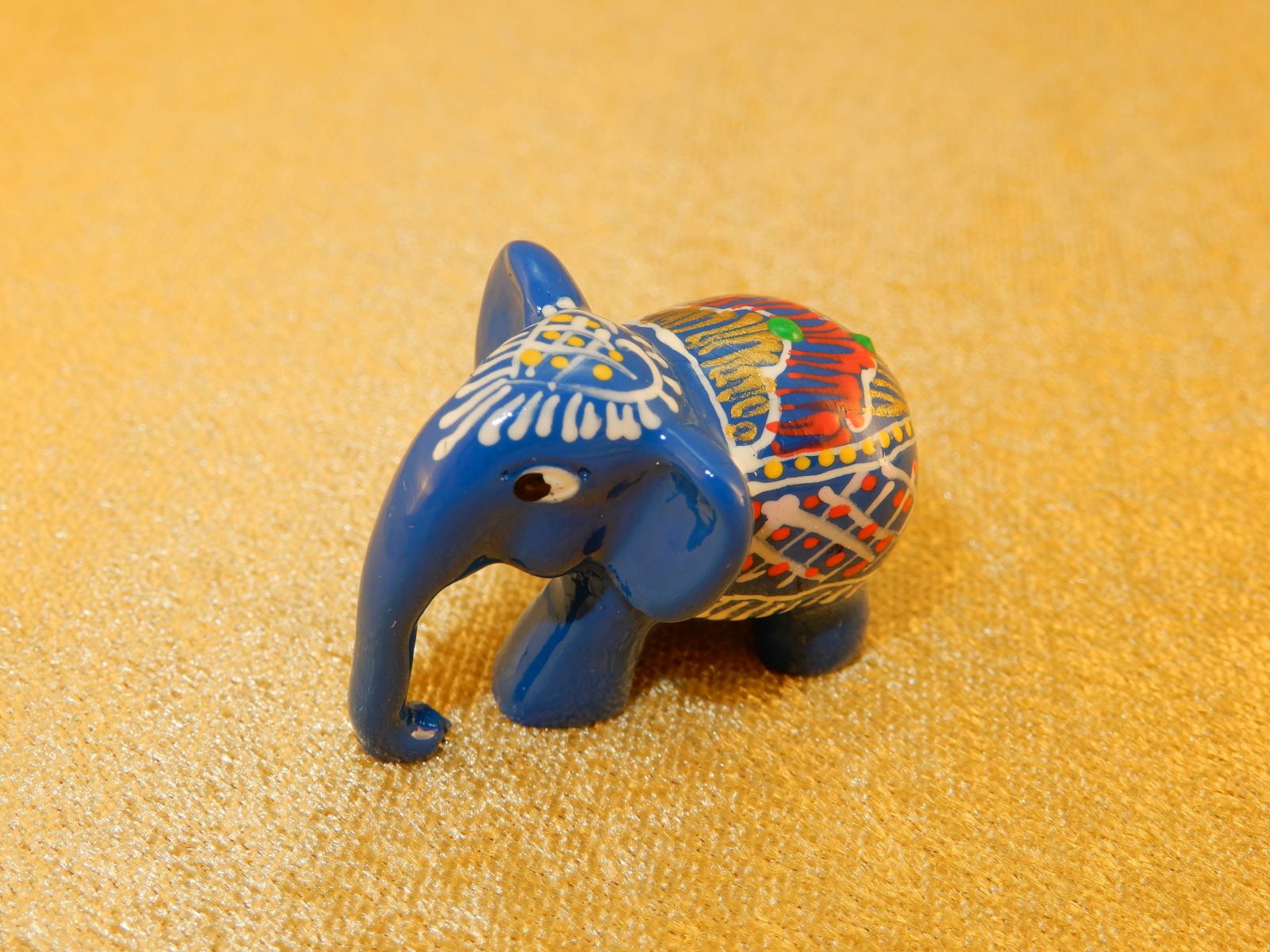 Ručně malovaný slon Bawah Biru