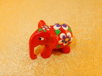 Ručně malovaný slon Bawah Merah