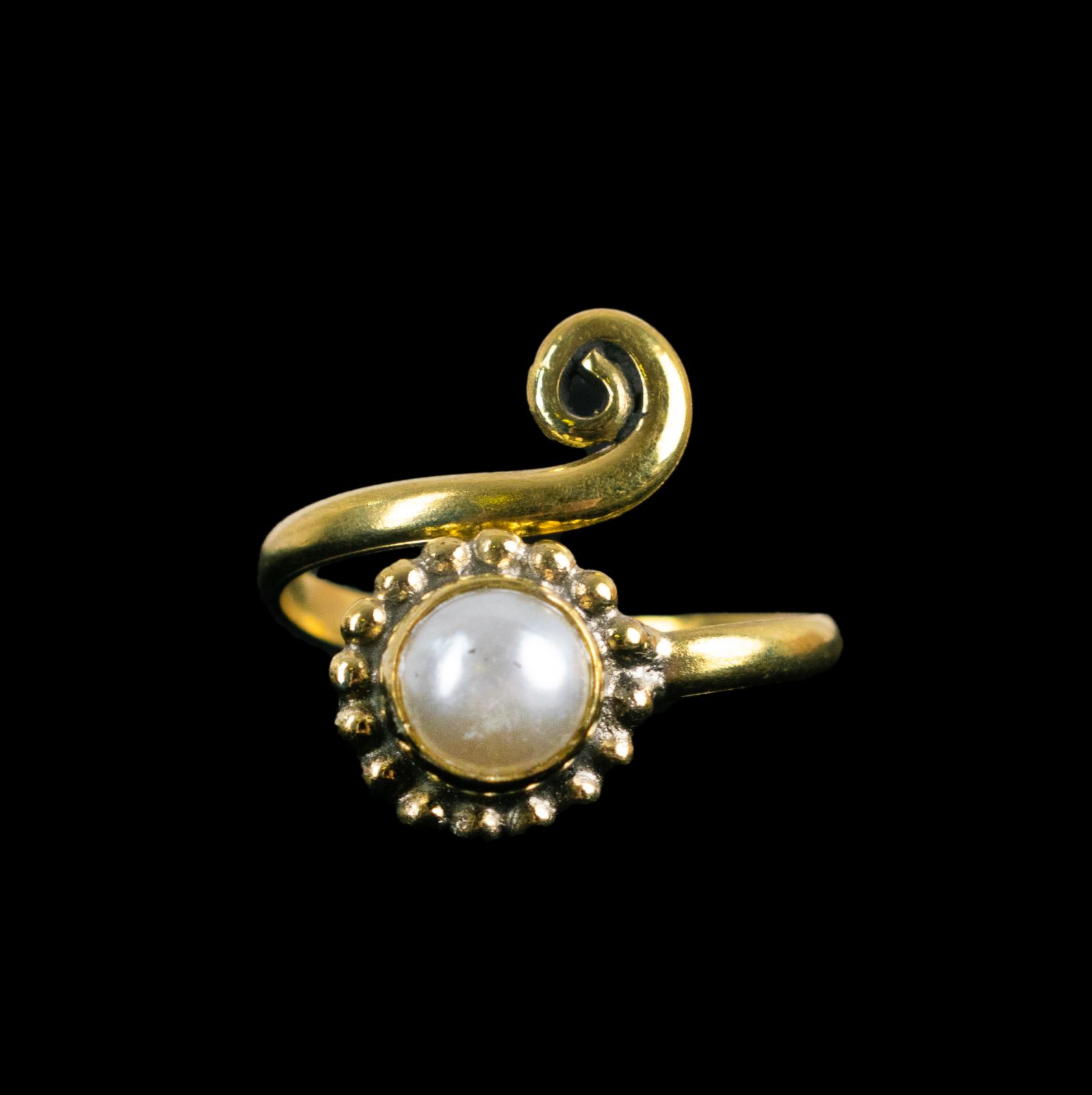 Mosazný prsten s kamínkem Cornelia Perlička India